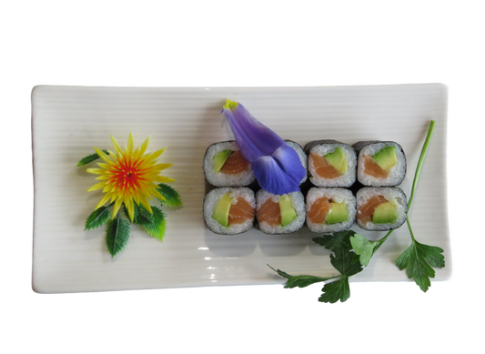 MAKI DE SALMÓN AGUACATE