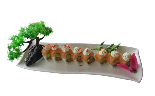URAMAKI DE SALMÓN QUESO Y AGUACATE